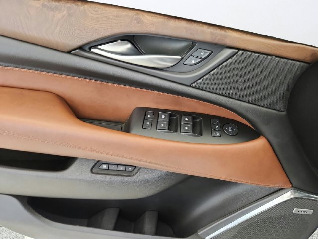 Used 2017 Cadillac Escalade Luxury AWD/4WD image 22