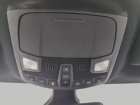 Used 2021 Ford Edge Titanium AWD/4WD image 18