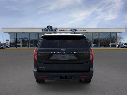 New 2026 Ford Expedition Active image 5
