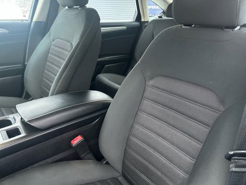 Used 2019 Ford Fusion SE image 19