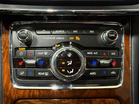 Used 2019 Lincoln Continental Reserve image 22