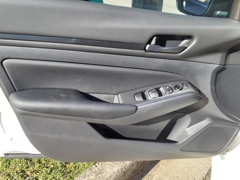 Used 2025 Nissan Altima 2.5 S FWD image 6