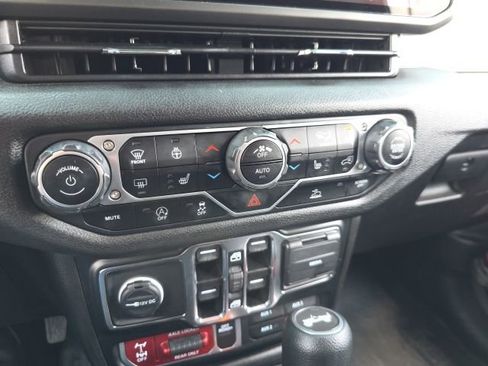 Used 2024 Jeep Wrangler Unlimited Sport AWD/4WD image 25