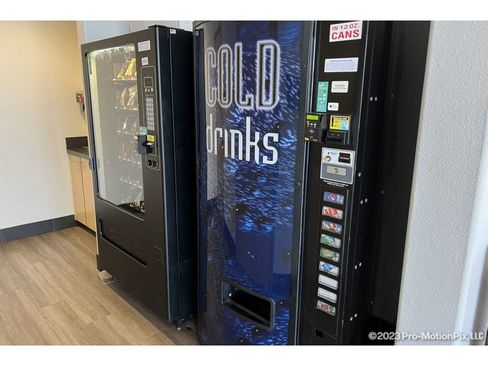 Used 2017 Hyundai Elantra GT image 8