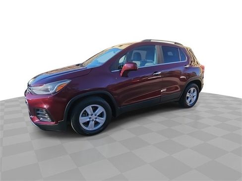 Certified 2017 Chevrolet Trax LT w/ LT Convenience Package image 4