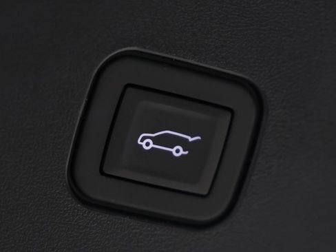 Used 2026 Cadillac Vistiq Sport image 15