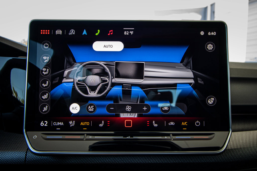 New 2026 Volkswagen GTI SE FWD image 44