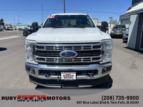Used 2024 Ford F350 XLT AWD/4WD image 2
