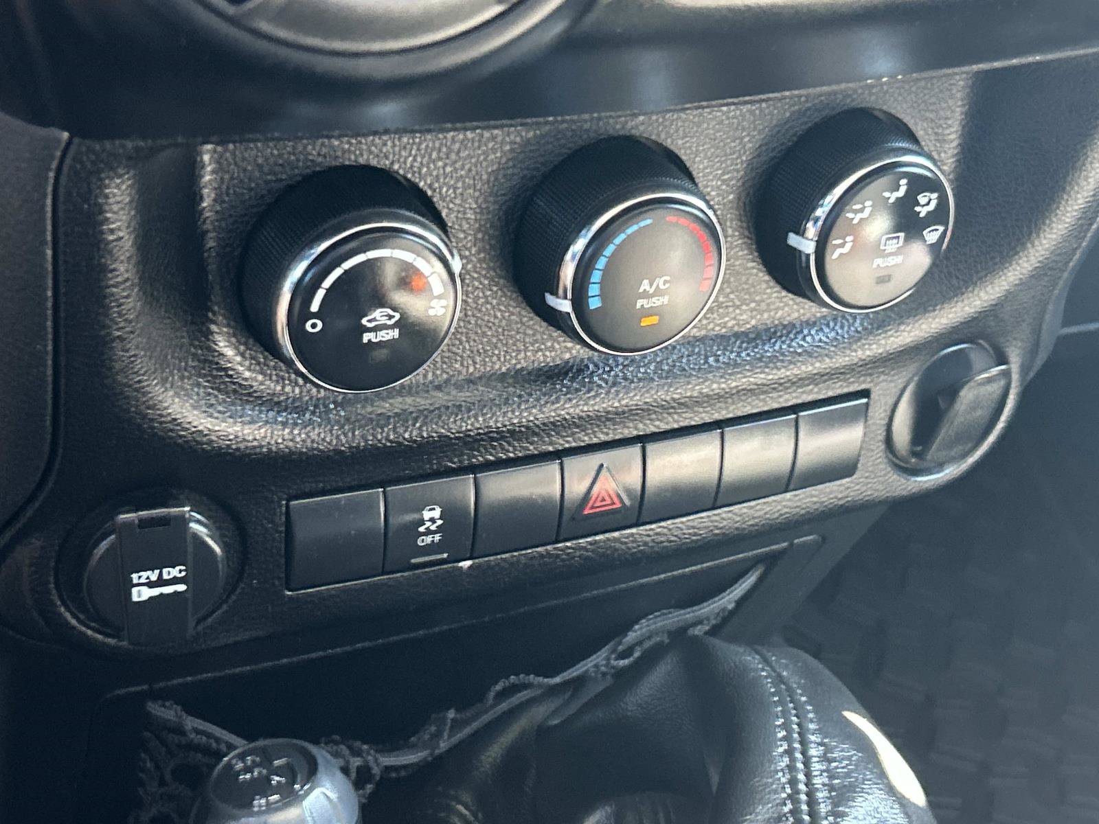 Used 2012 Jeep Wrangler Sport AWD/4WD image 28