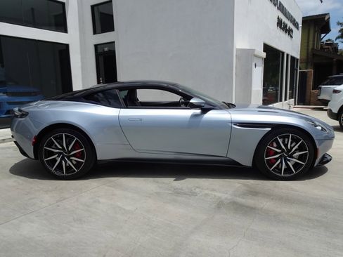 Used 2018 Aston Martin DB11 V12 RWD image 7