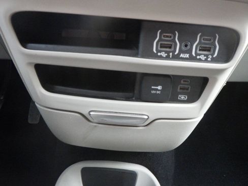 Used 2022 Chrysler Pacifica Touring-L FWD image 30