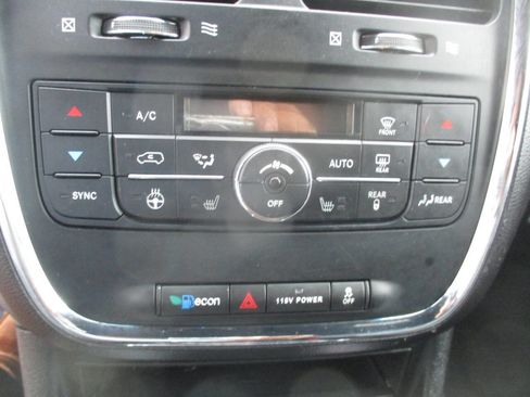 Used 2017 Dodge Grand Caravan GT image 29