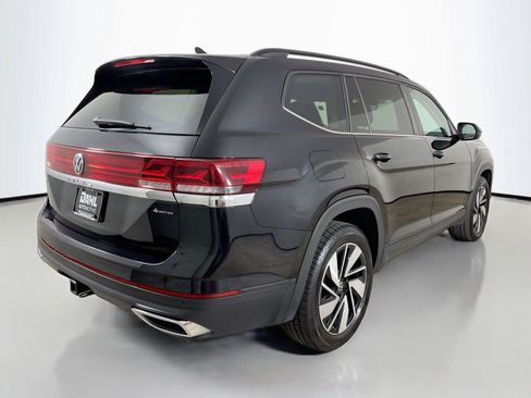 Used 2024 Volkswagen Atlas SE AWD/4WD image 13