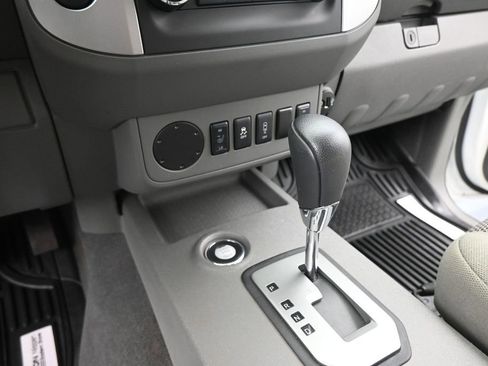 Used 2020 Nissan Frontier SV w/ Midnight Edition Floor Mats RWD image 13
