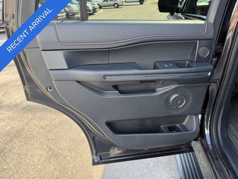 Used 2023 Ford Expedition Limited image 24