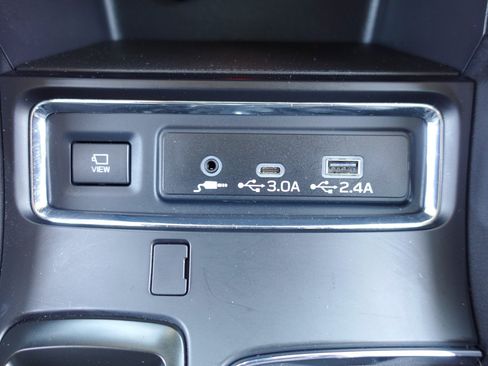 Certified 2025 Subaru Ascent Bronze Edition AWD/4WD image 27
