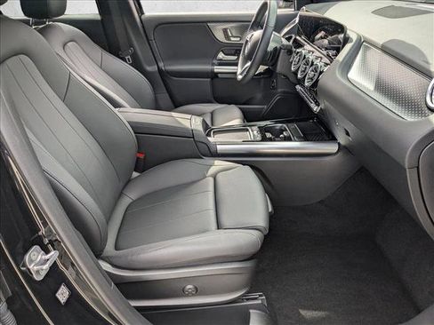 Used 2025 Mercedes-Benz GLA 250 image 18