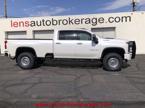 Used 2020 Chevrolet Silverado 3500 High Country w/ Z71 Off-Road Package AWD/4WD image 1