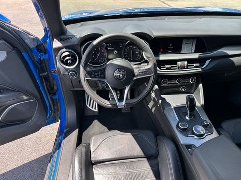 Used 2018 Alfa Romeo Stelvio Ti Sport AWD/4WD image 10