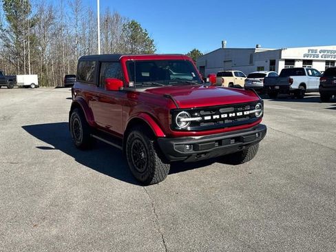 Used 2021 Ford Bronco Outer Banks image 2