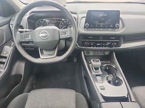 Used 2025 Nissan Rogue SV image 10