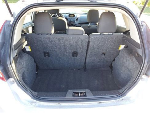 Used 2017 Ford Fiesta SE image 8