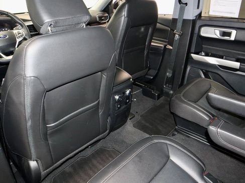 Used 2022 Ford Explorer Limited w/ Equipment Group 301A image 22