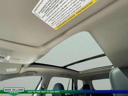 Used 2022 Volkswagen Atlas SEL R-Line image 28