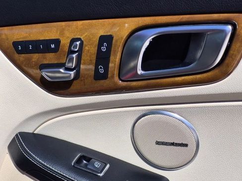 Used 2018 Mercedes-Benz SLC 300 image 17