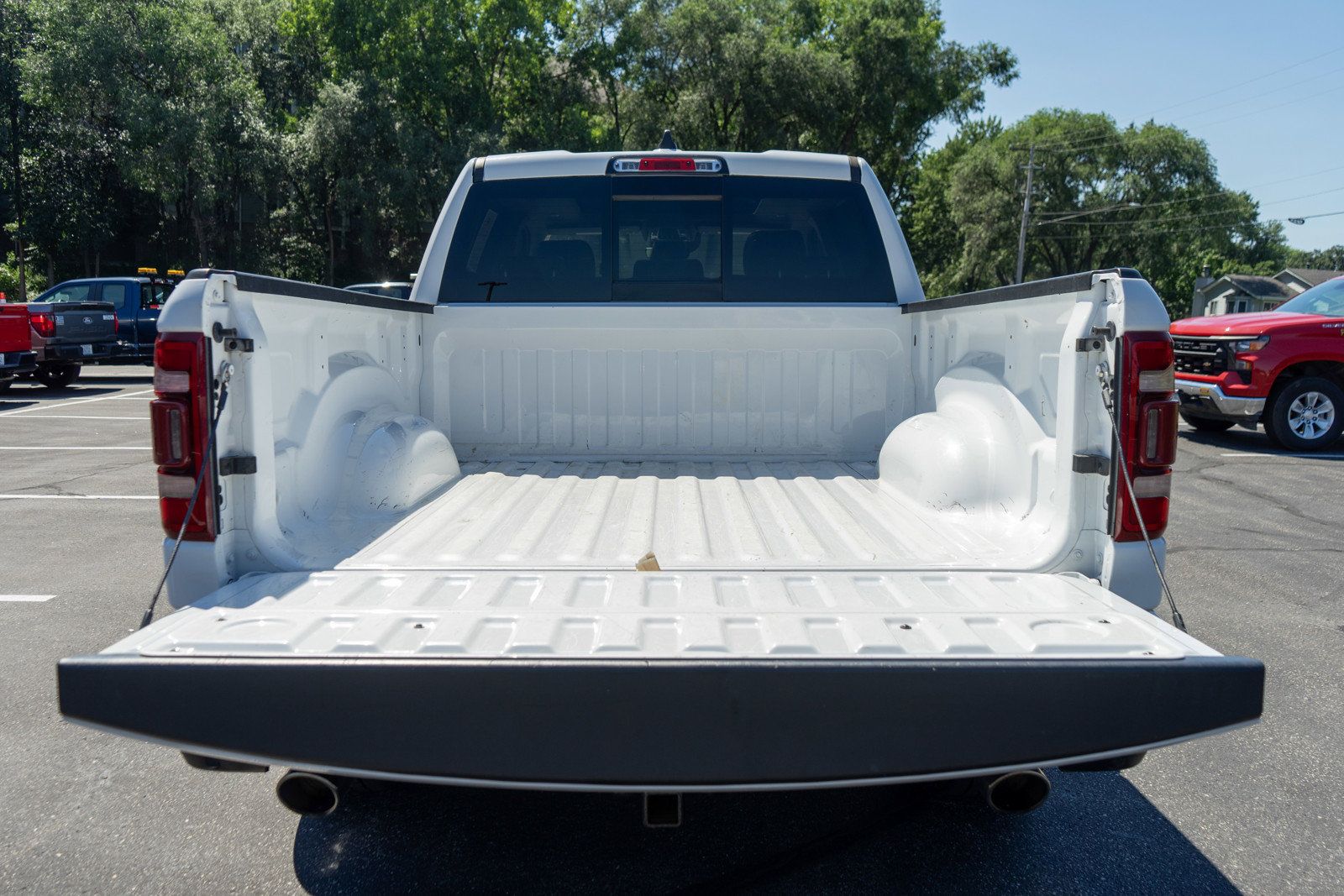 Used 2022 RAM 1500 Laramie AWD/4WD image 9