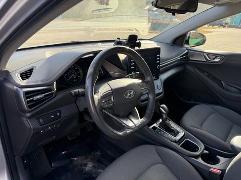 Used 2021 Hyundai Ioniq SE image 23