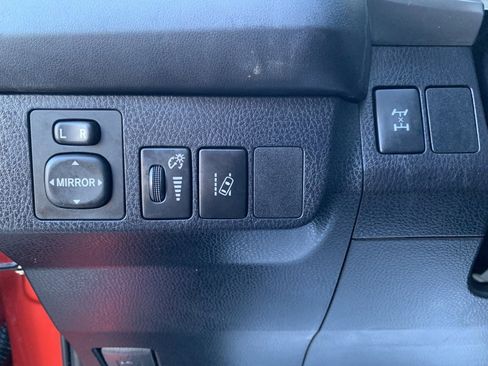 Used 2017 Toyota RAV4 LE image 16