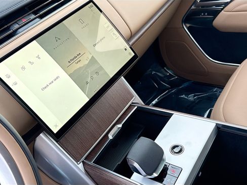 New 2026 Land Rover Range Rover SE image 26