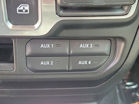 Used 2021 Jeep Wrangler Sport AWD/4WD image 29