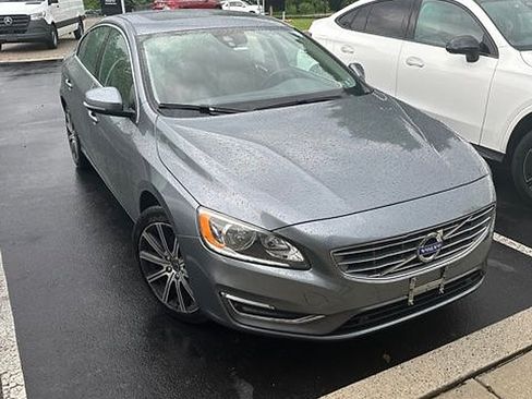 Used 2016 Volvo S60 T5 Premier FWD image 2