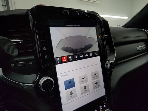 Used 2024 RAM 2500 Laramie w/ Night Edition image 18