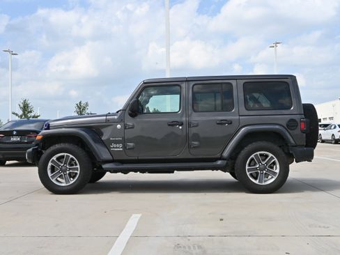 Used 2018 Jeep Wrangler Unlimited Sahara image 6
