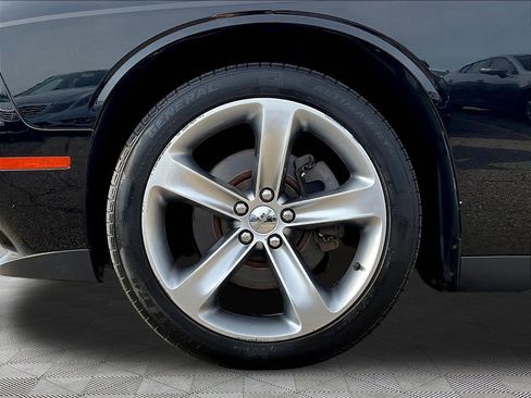 Used 2015 Dodge Challenger SXT w/ Super Sport Group (SS/T) RWD image 32