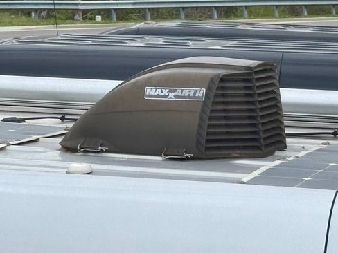 Used 2017 Mercedes-Benz Sprinter 3500 image 78