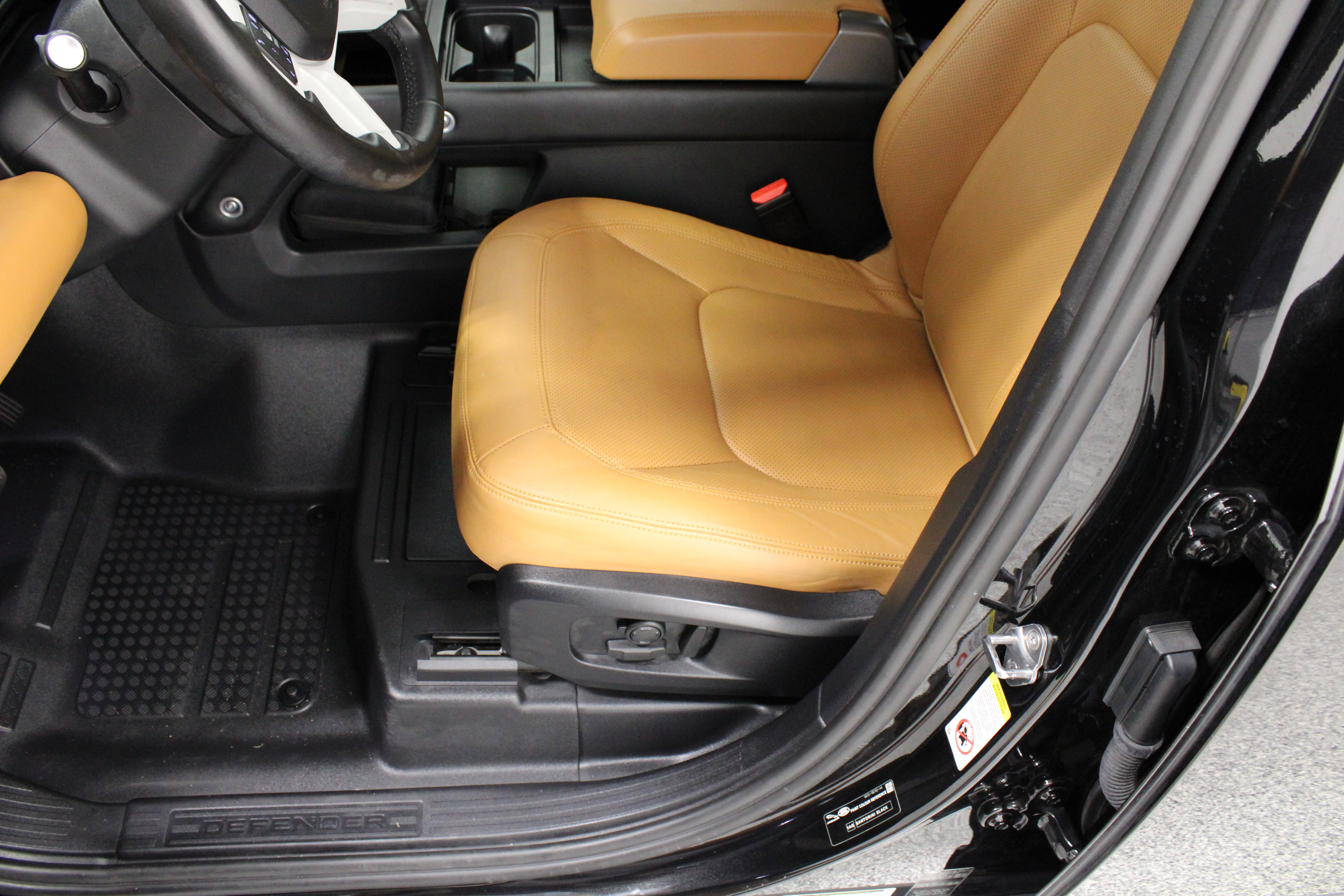 Used 2024 Land Rover Defender 110 S AWD/4WD image 15
