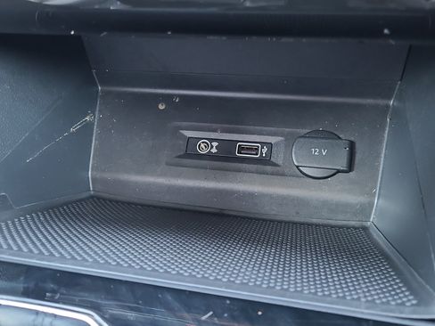 Used 2018 Volkswagen Atlas SEL AWD/4WD image 27