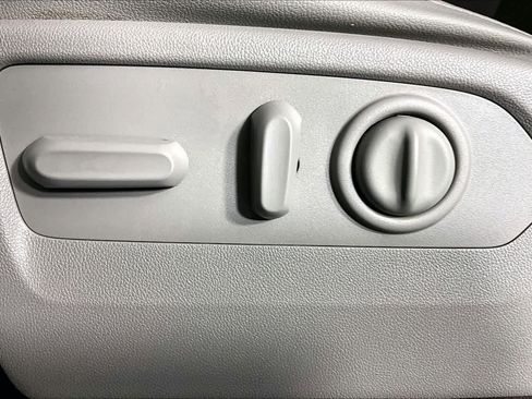 Used 2019 GMC Sierra 1500 SLT image 32