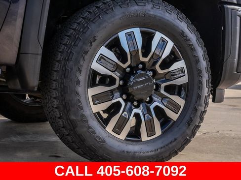 Used 2026 GMC Sierra 2500 Denali Ultimate AWD/4WD image 9