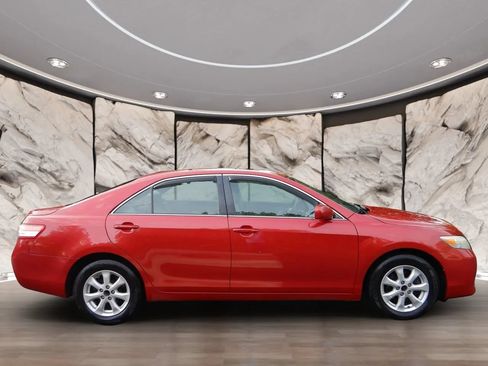 Used 2011 Toyota Camry LE w/ LE Extra-Value Pkg FWD image 5