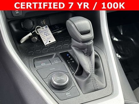 Used 2025 Toyota RAV4 XLE image 22