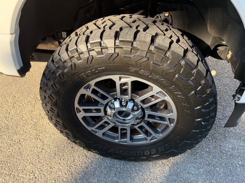 Used 2024 Ford F350 Limited w/ FX4 Off-Road Package AWD/4WD image 13