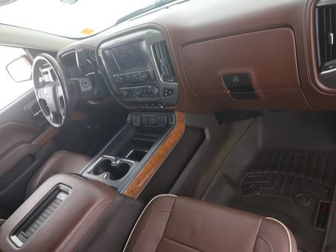 Used 2017 Chevrolet Silverado 1500 High Country AWD/4WD image 29
