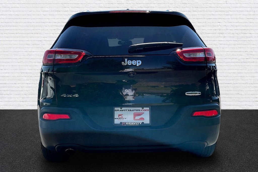 Used 2017 Jeep Cherokee Latitude w/ Cold Weather Group AWD/4WD image 5