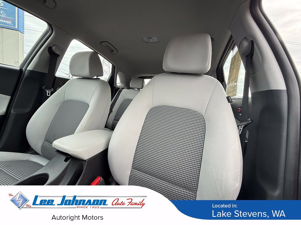Used 2023 Hyundai Kona SE AWD/4WD image 13