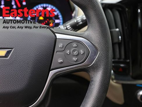Used 2023 Chevrolet Traverse LS FWD image 15